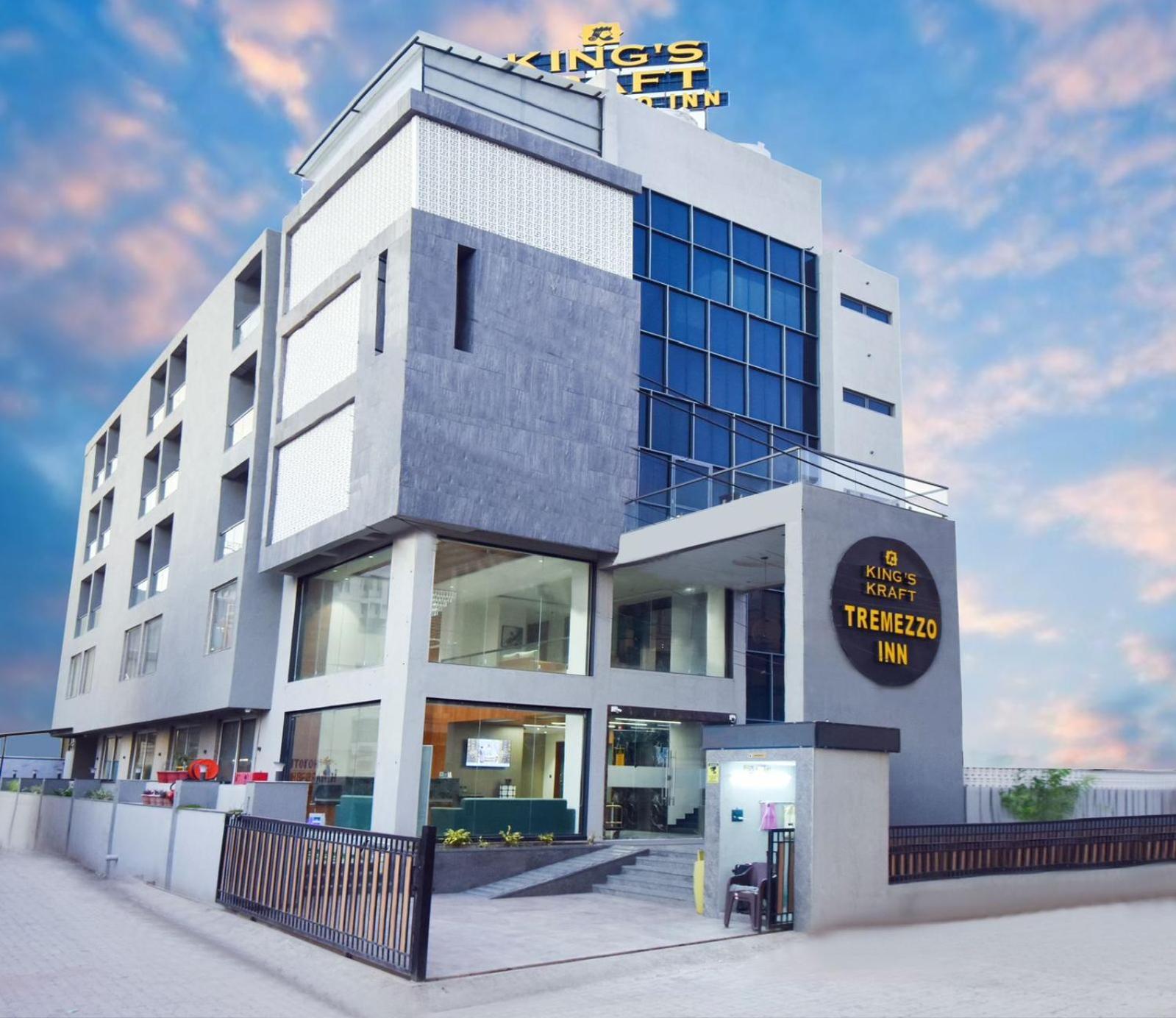 Kings Kraft Tremezzo Inn, Somnath Somnāth Exterior foto