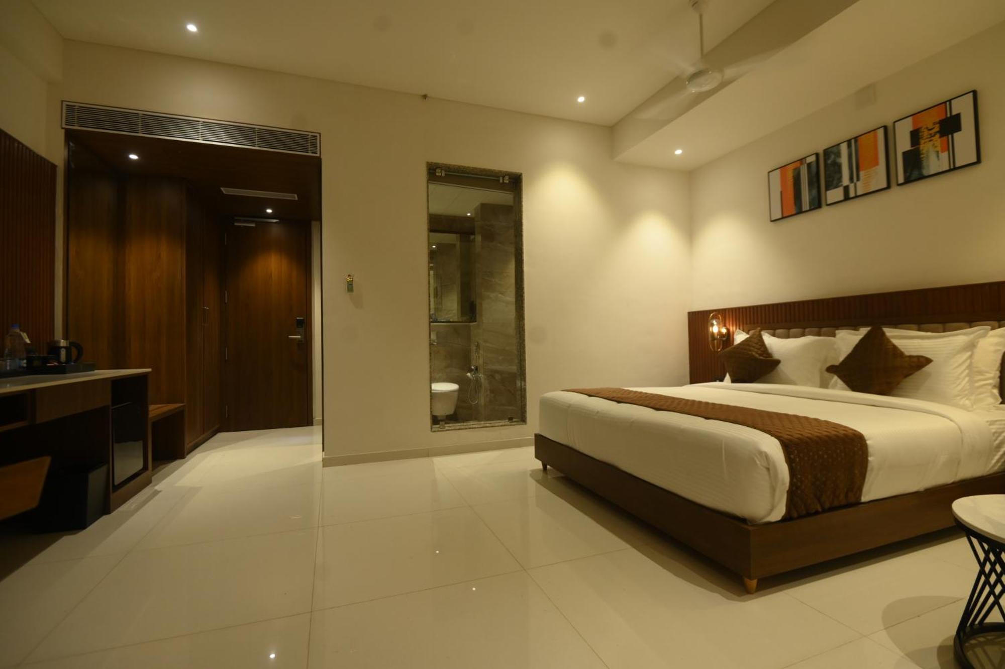 Kings Kraft Tremezzo Inn, Somnath Somnāth Exterior foto