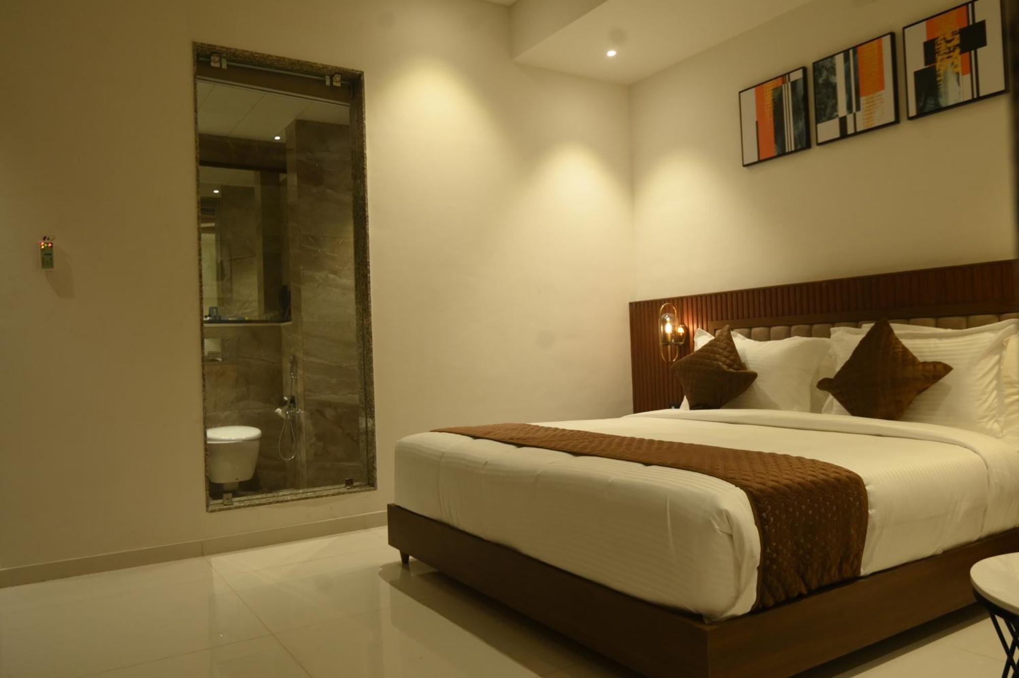 Kings Kraft Tremezzo Inn, Somnath Somnāth Exterior foto