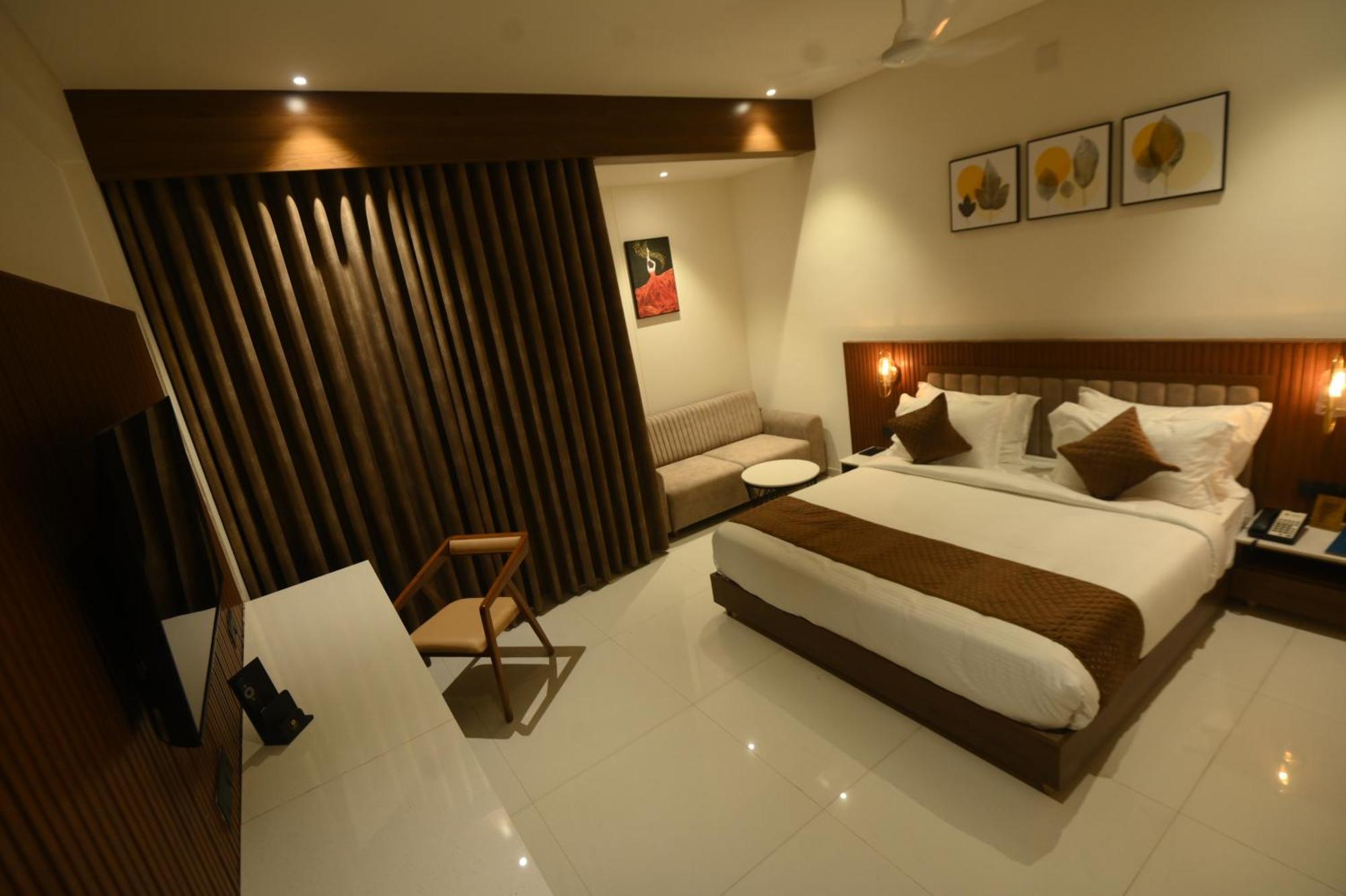 Kings Kraft Tremezzo Inn, Somnath Somnāth Exterior foto